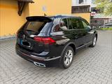 Volkswagen Tiguan 2.0 TDI SCR 147kW DSG 4MOTION R-Line ... - VW Tiguan 7-Sitzer
