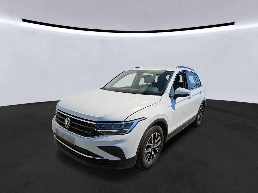 Volkswagen Tiguan - 1