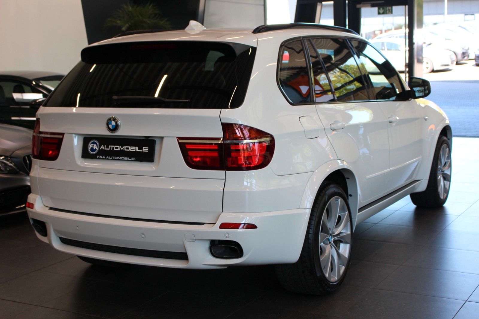 Fahrzeugabbildung BMW X5 M50 M50d* 2.Hand* PNRM*Kamera*Soft-Close