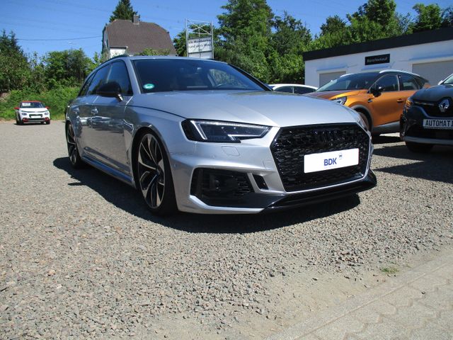 AUDI RS4 Avant 2.9 TFSI quattro RS-AGA,B&amp;O,Kam,MMI