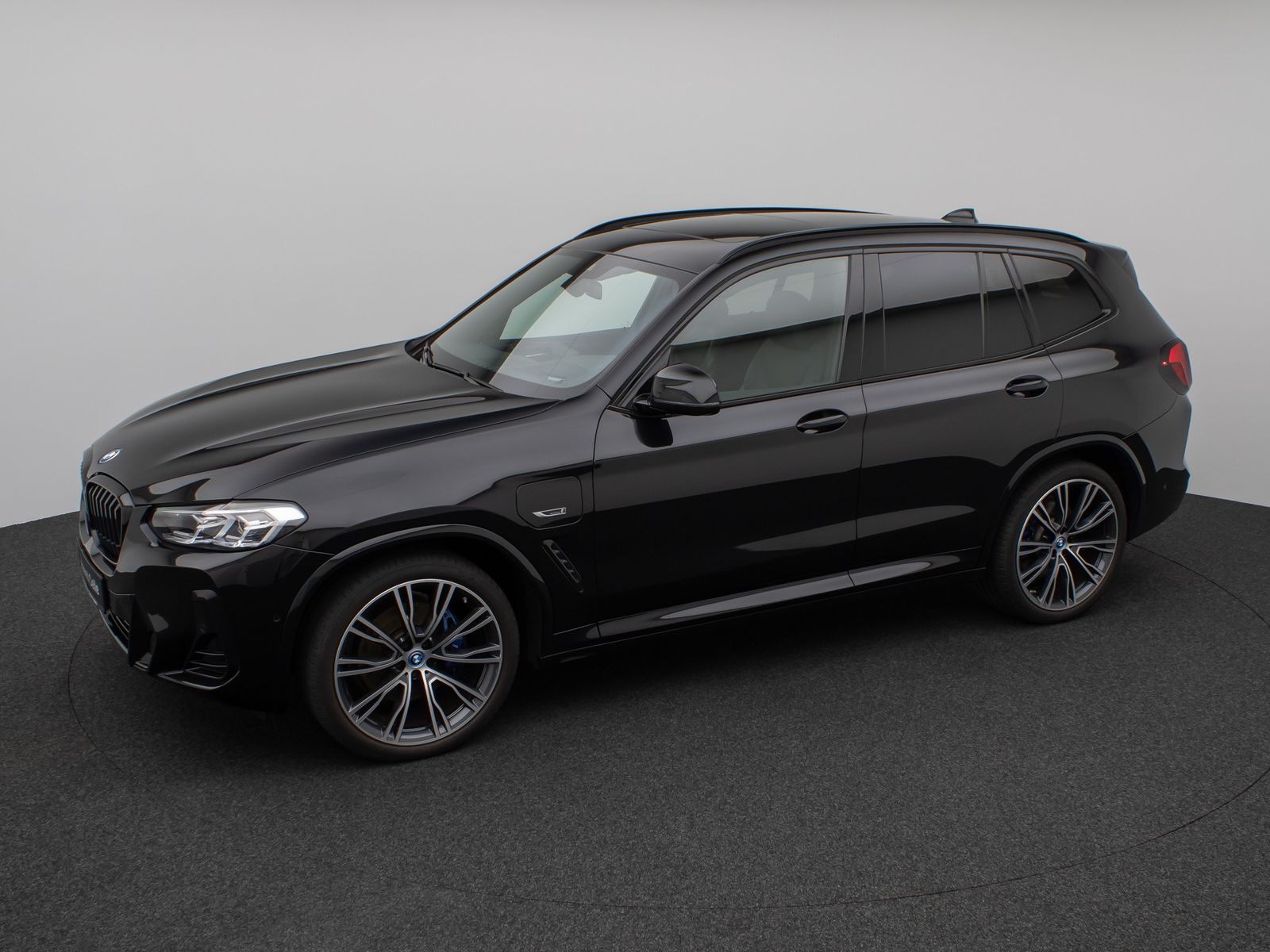 Fahrzeugabbildung BMW X3 xD30e M Sport Panorama Kamera HUD DAB H/K 21"