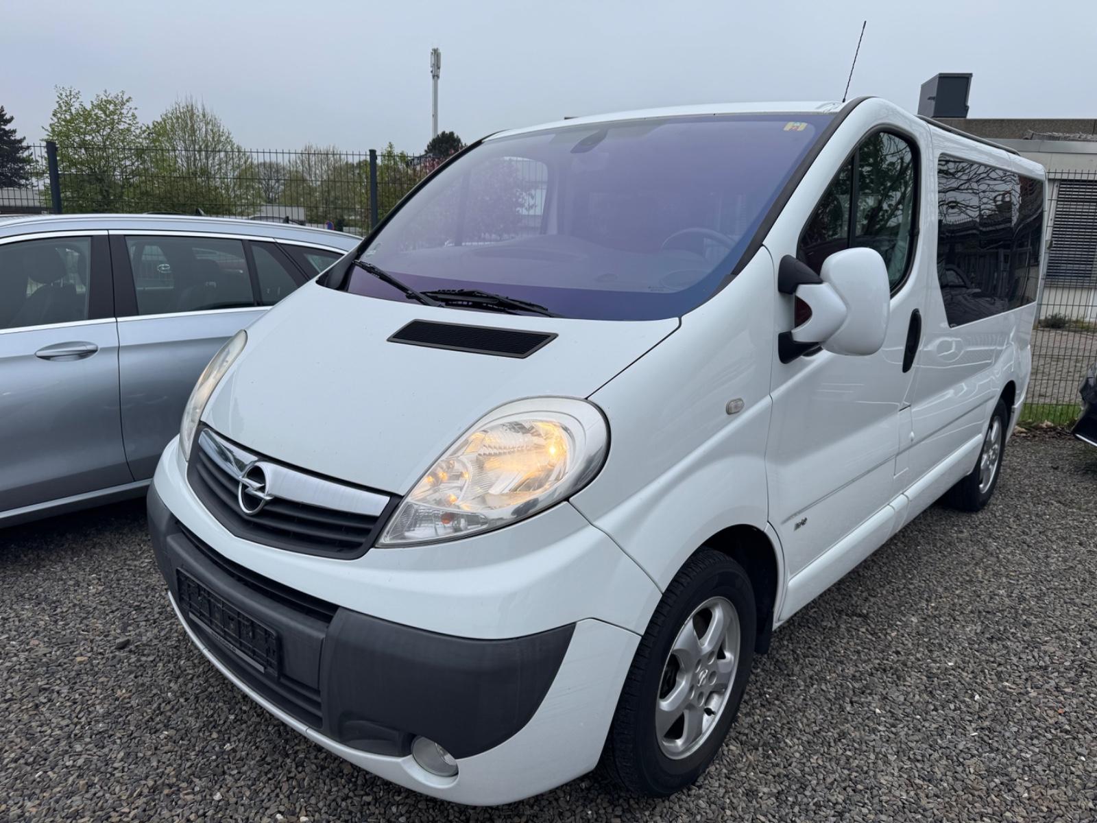 Opel Vivaro Life Cosmo Westfalia Lang - Tisch - Bett