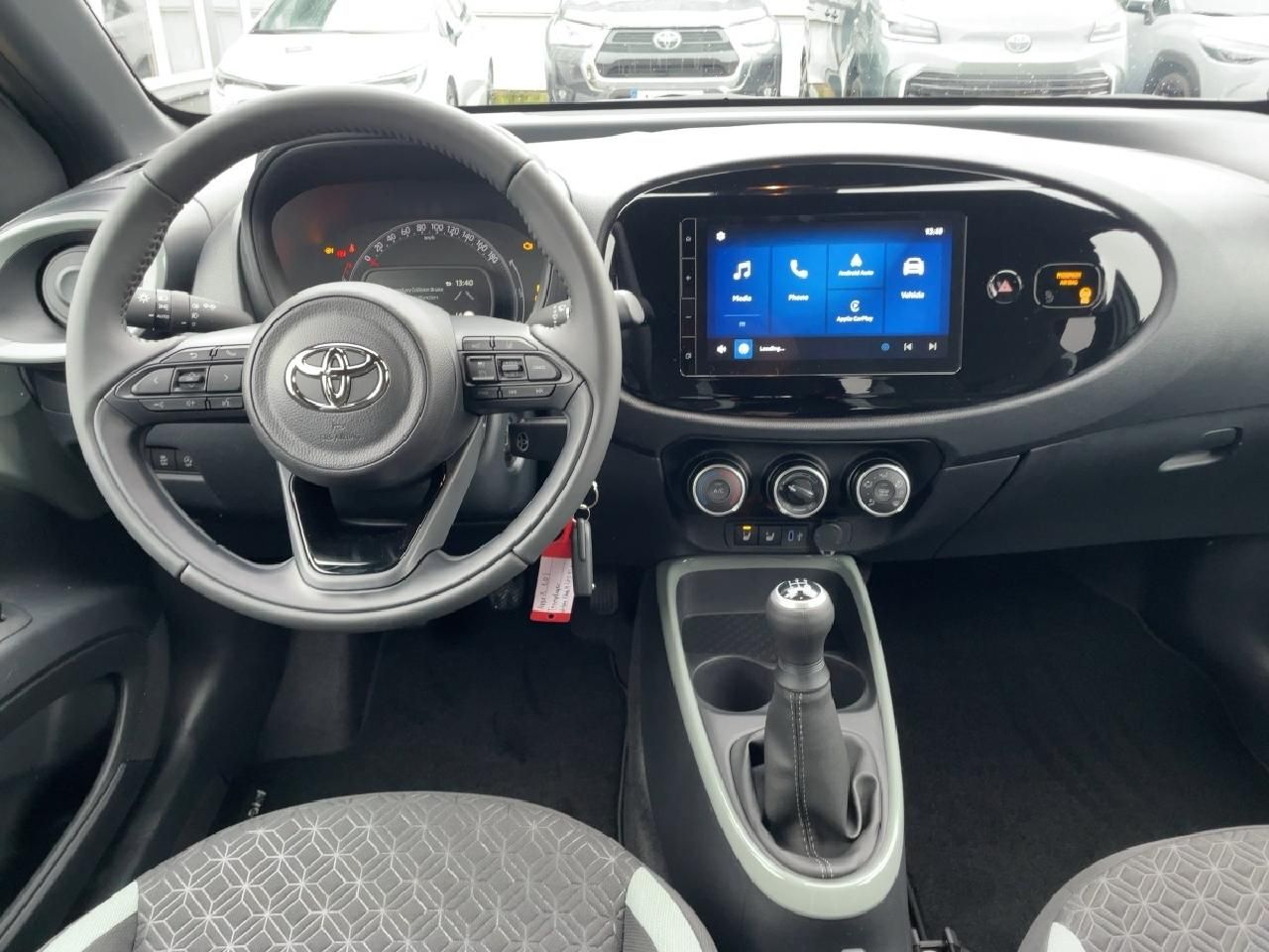 Fahrzeugabbildung Toyota Aygo X 1,0 l Teamplayer 5 M/T