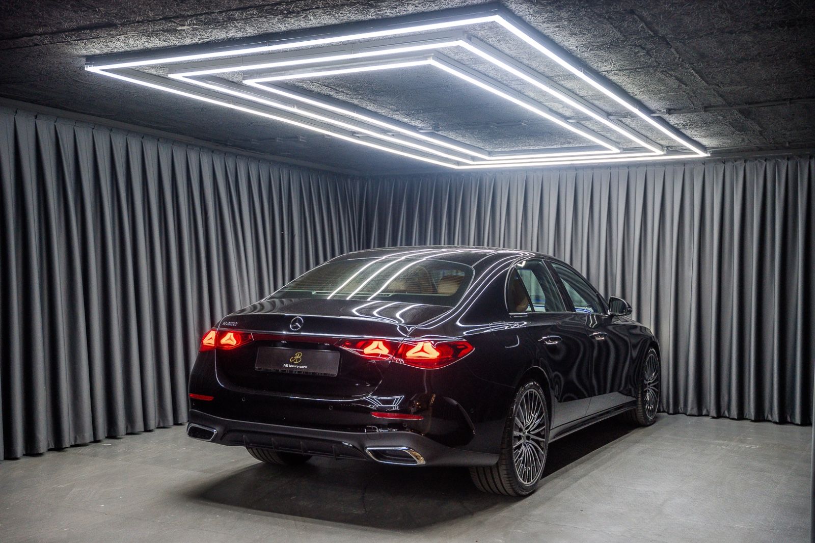 Fahrzeugabbildung Mercedes-Benz E 200 AMG Premium Plus*Superscreen*Keyless*