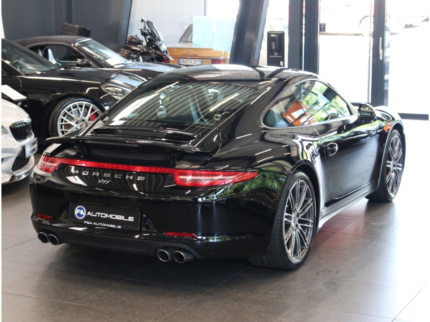 Fahrzeugabbildung Porsche 991 991.1 Carrera 4 Black Edition*2.Hand*TOP
