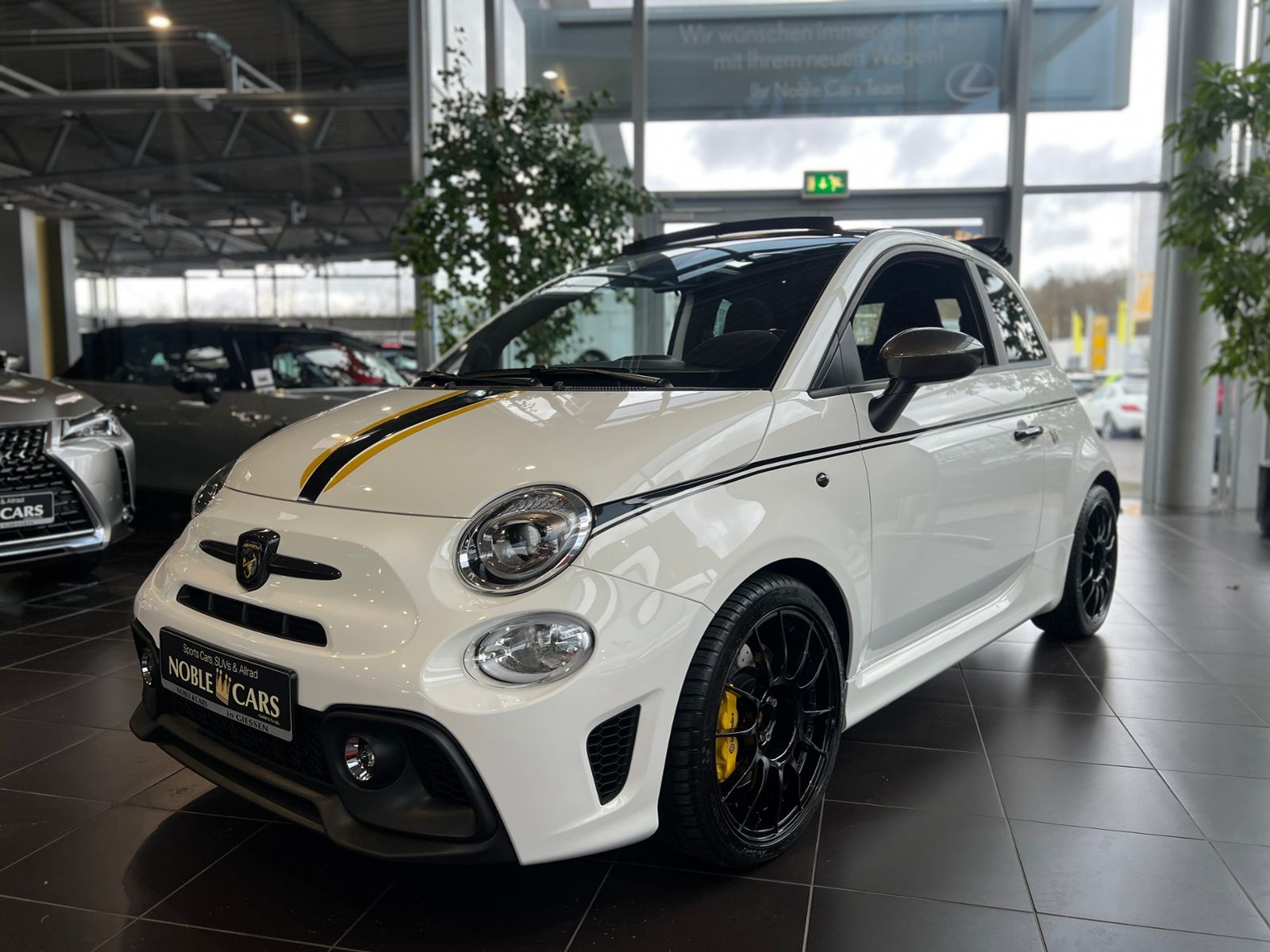 Fahrzeugabbildung Abarth 695C Cabrio Aut. KLIMA CARPLAY RFK ALU