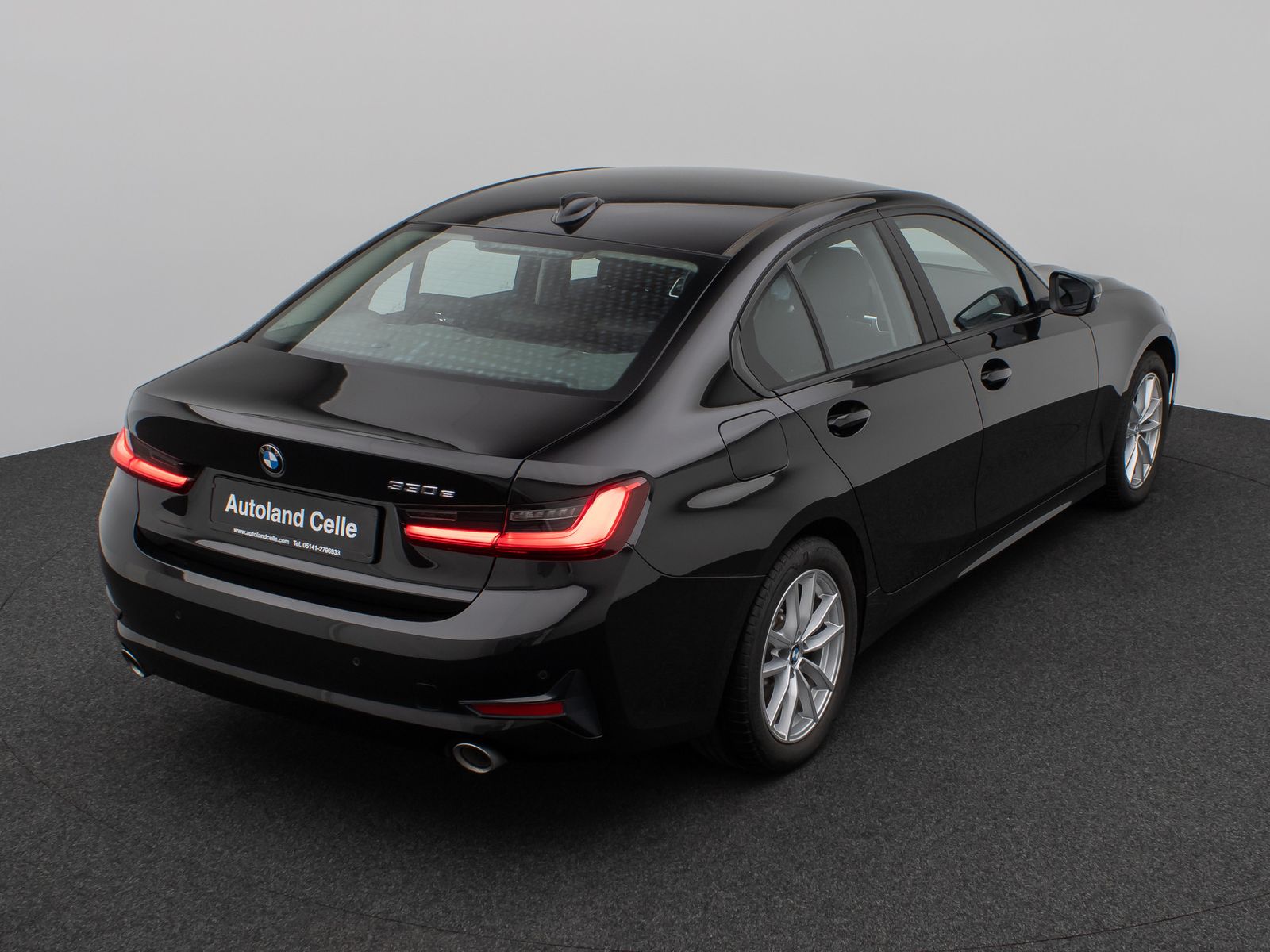 Fahrzeugabbildung BMW 330e ACC Alarm DAB CockpitPr HiFi PDC WLAN Sport