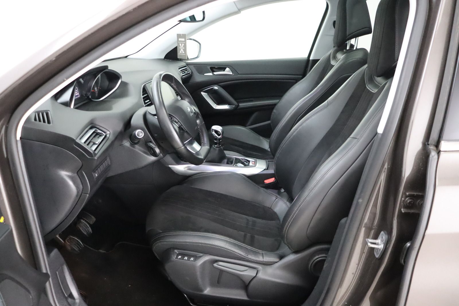 Fahrzeugabbildung Peugeot 308 Active * LED * Navi * Massage