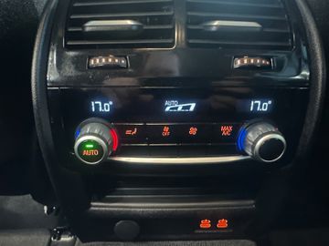 BMW 520 i Touring*1. Hand*Klima*SHZ*Kamera*Navi*AHK*