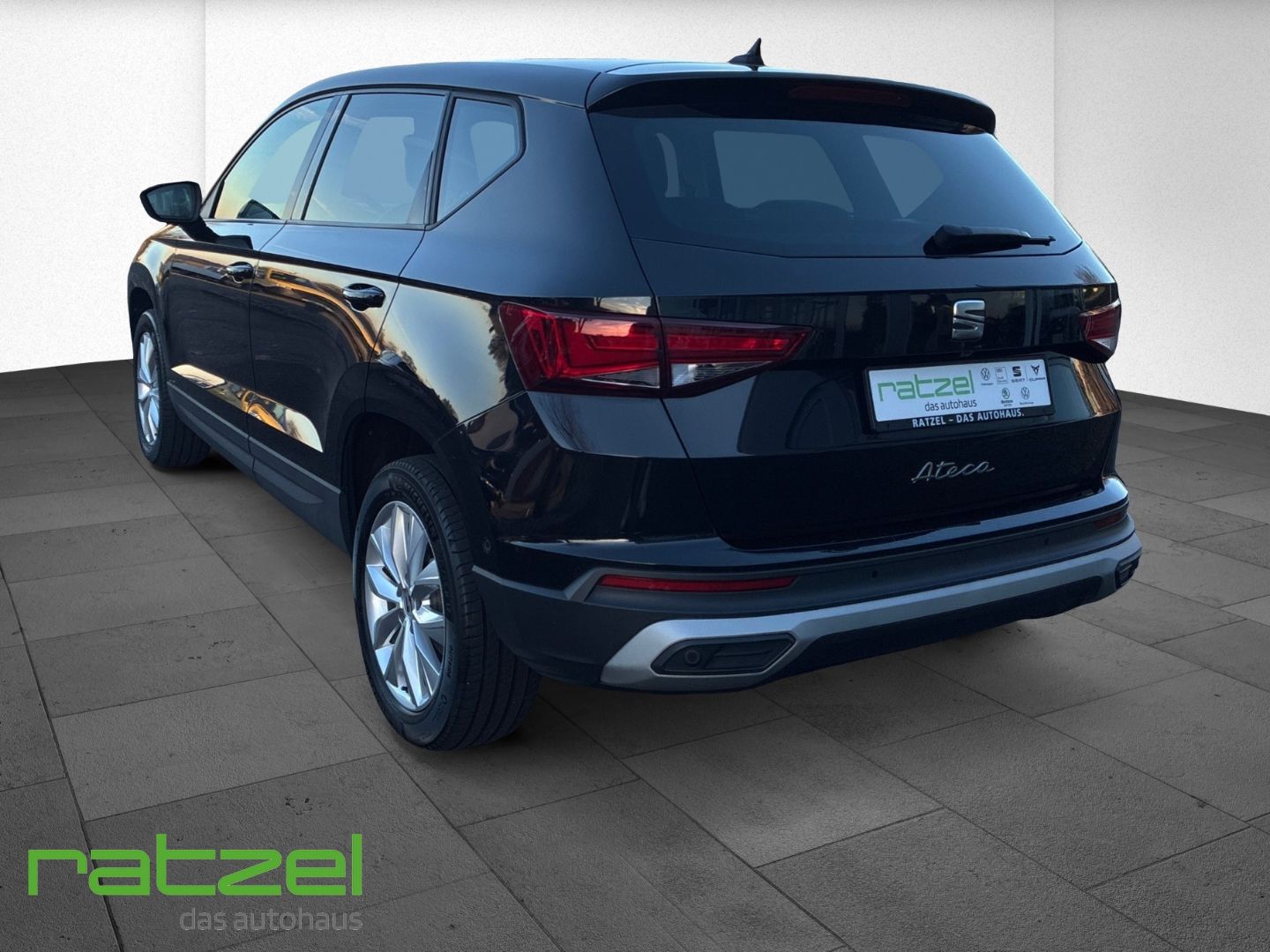 Fahrzeugabbildung SEAT Ateca 2.0 TDI Style AHK-klappbar Navi 360 Kamera