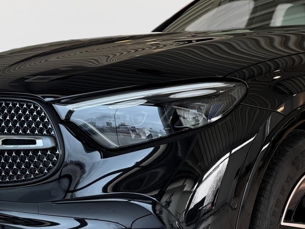 Fahrzeugabbildung Mercedes-Benz GLC 300 d 4M AMG AHK Pano Standhzg. Memo LED SHZ