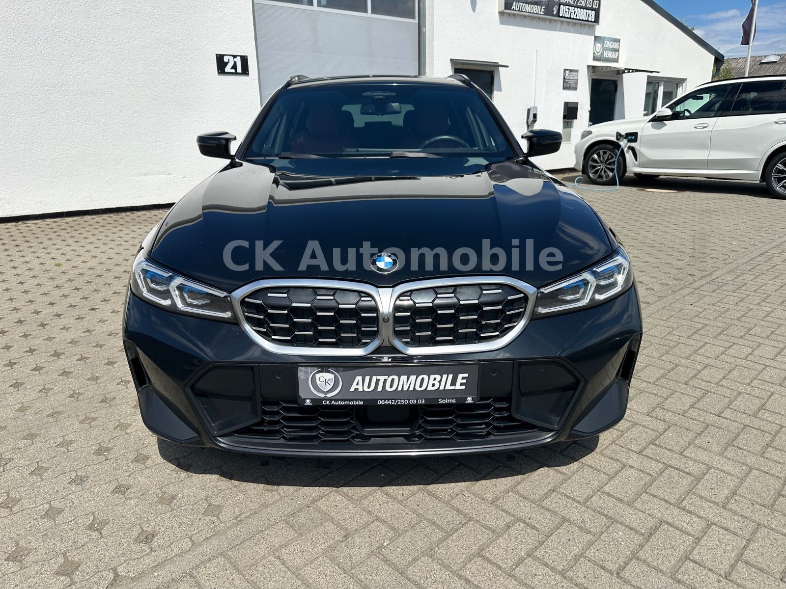 Fahrzeugabbildung BMW M340d xDrive Touring/Navi/Head-Up/Pano/360°/LED
