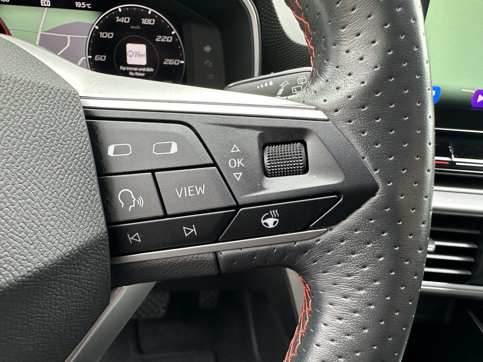 Fahrzeugabbildung SEAT Leon ST 2.0 TDI DSG FR NAV+LED+VCOCK+SHZ+PARKASS