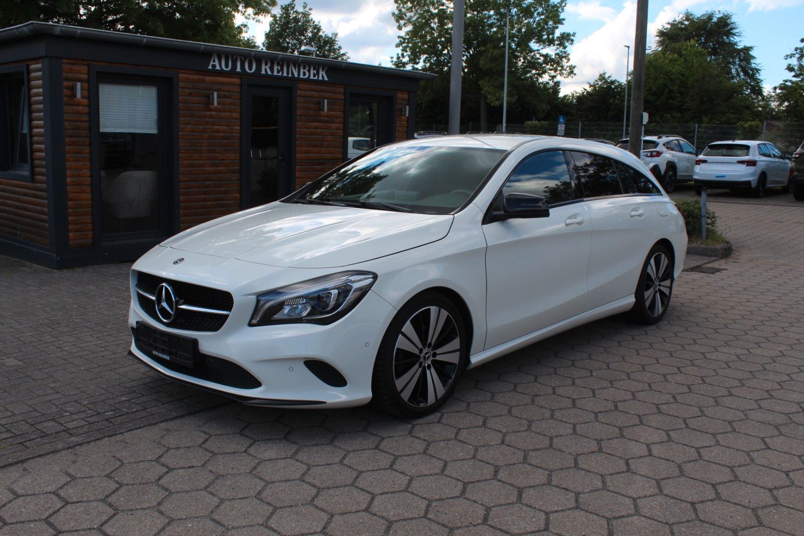 MERCEDES-BENZ CLA 220 d Shooting Brake Automatik