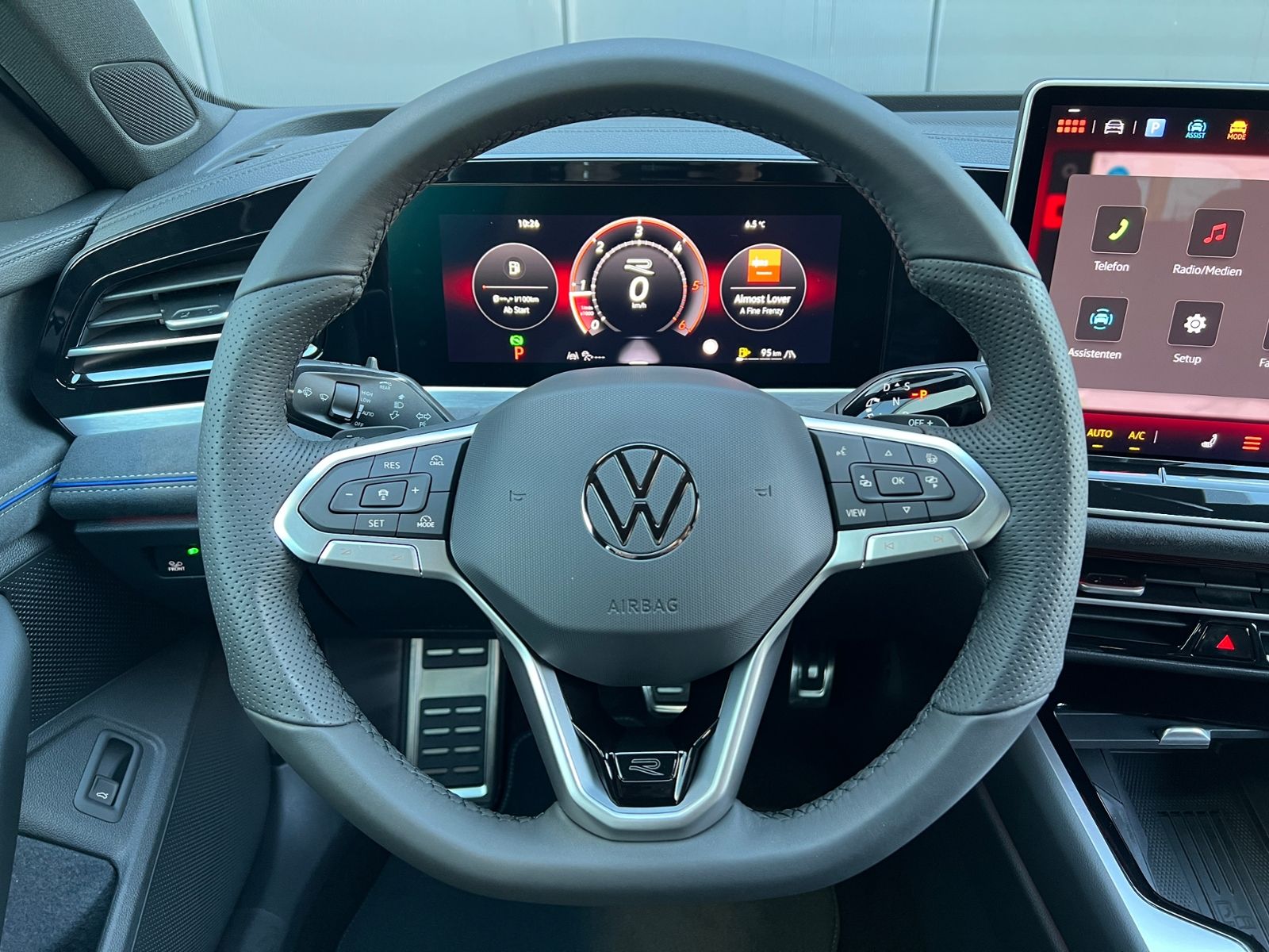 Fahrzeugabbildung Volkswagen Passat Variant R-Line 2.0 TDI DSG 4MOTION *AHK,