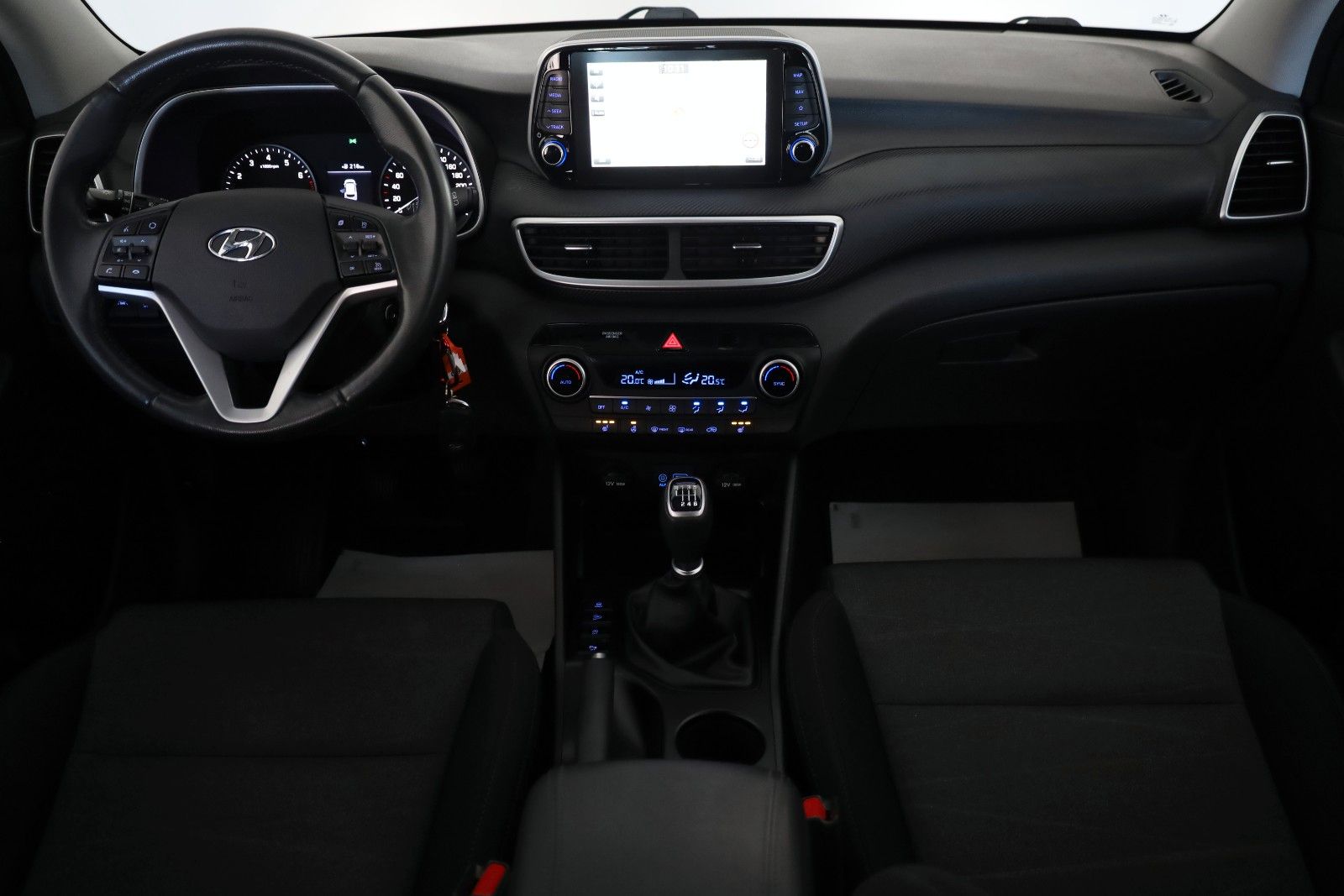 Fahrzeugabbildung Hyundai Tucson Advantage 2WD Navi,LED,SH,Kamera,SR+WR