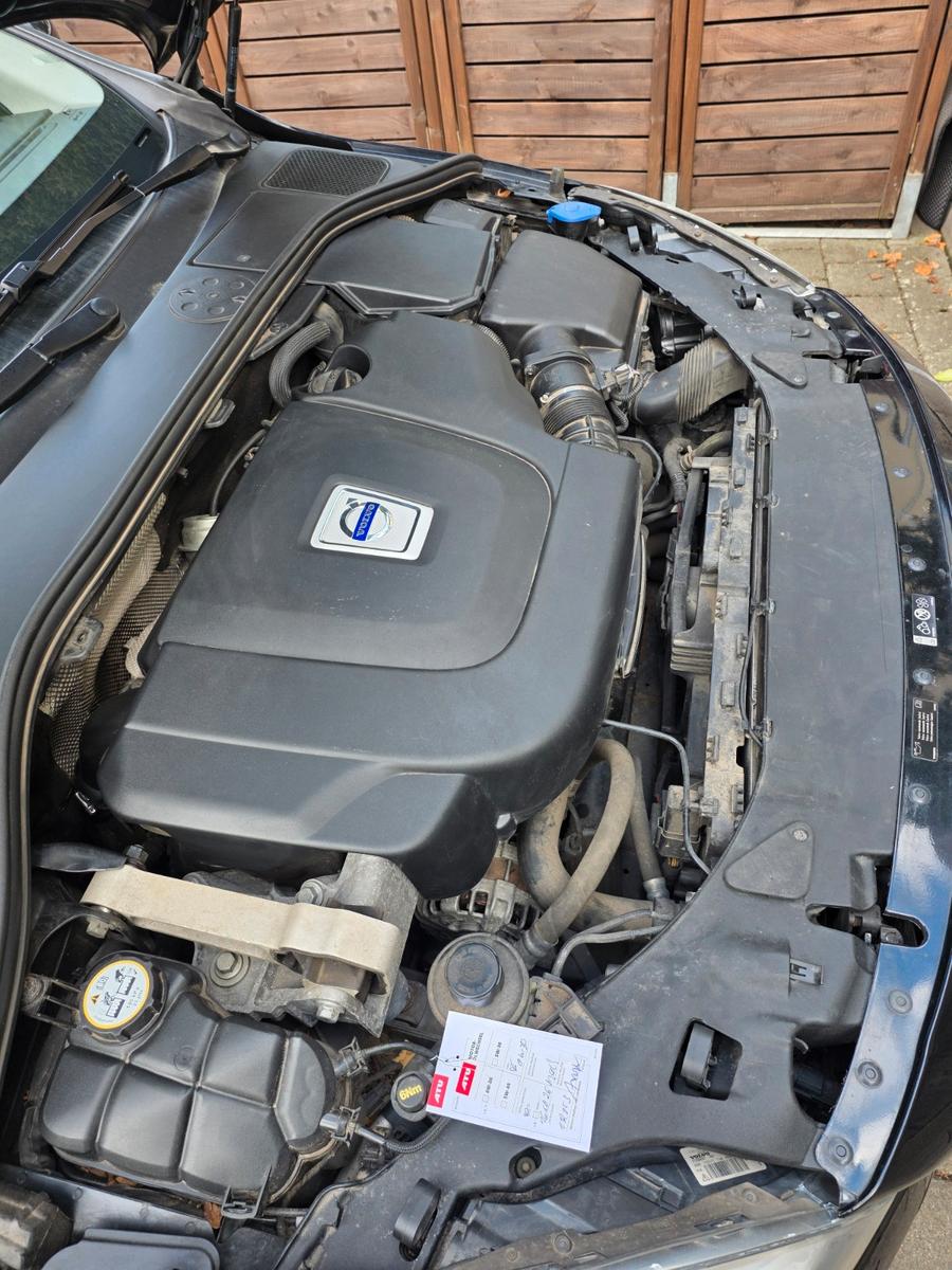 Volvo V60 2011 — photo 14
