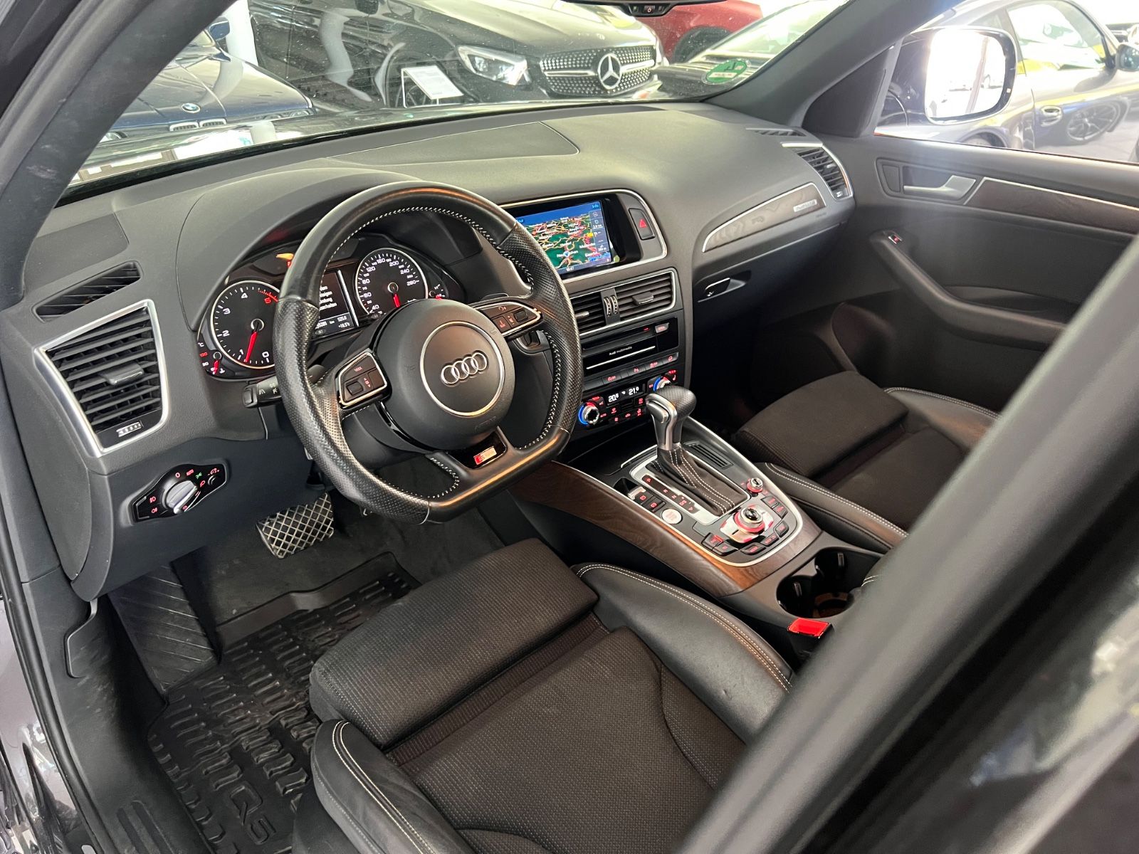 Fahrzeugabbildung Audi Q5 3.0 TDI  quattro S line Sport Plus