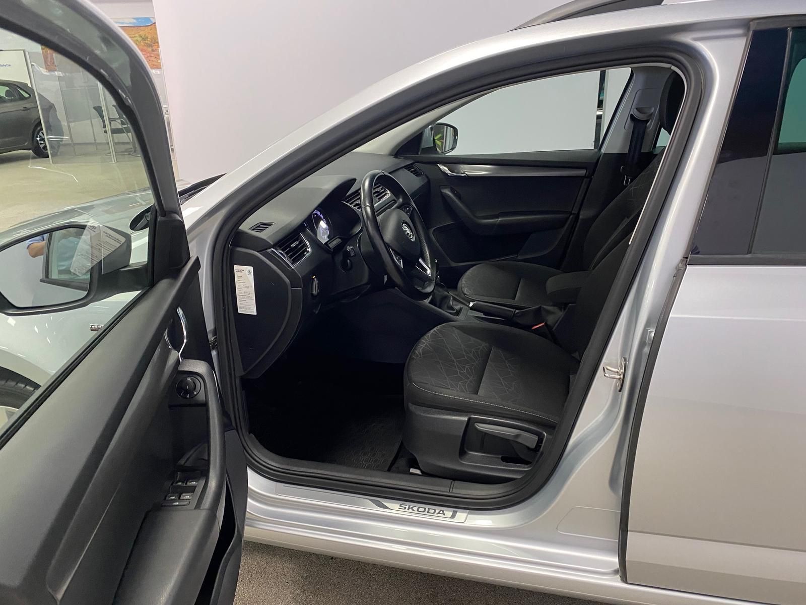 Fahrzeugabbildung SKODA Octavia 1.0 TSI Clever APP+KLIMA+PDC+SITZHEIZ+An