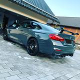 BMW M4 LCI ohne OPF Indiv KW Gew M Performance Parts - BMW M4: M Performance