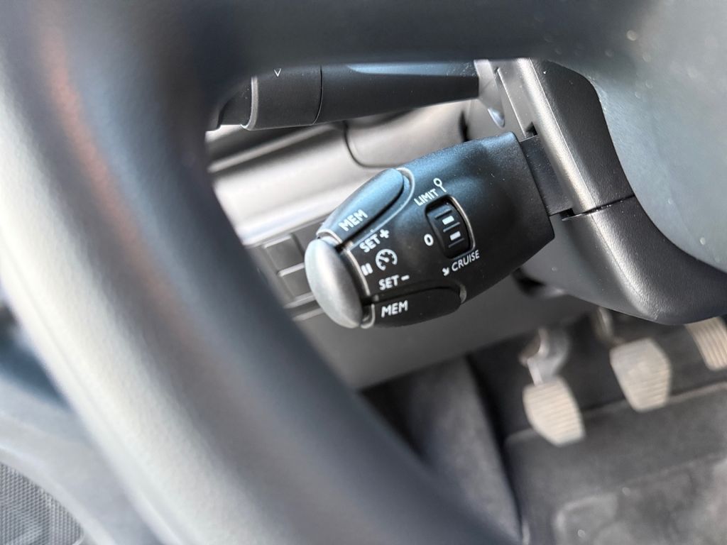 Fahrzeugabbildung Citroën C3 Pure Tech 110 S&S C-SERIES Navi*Allwetterr
