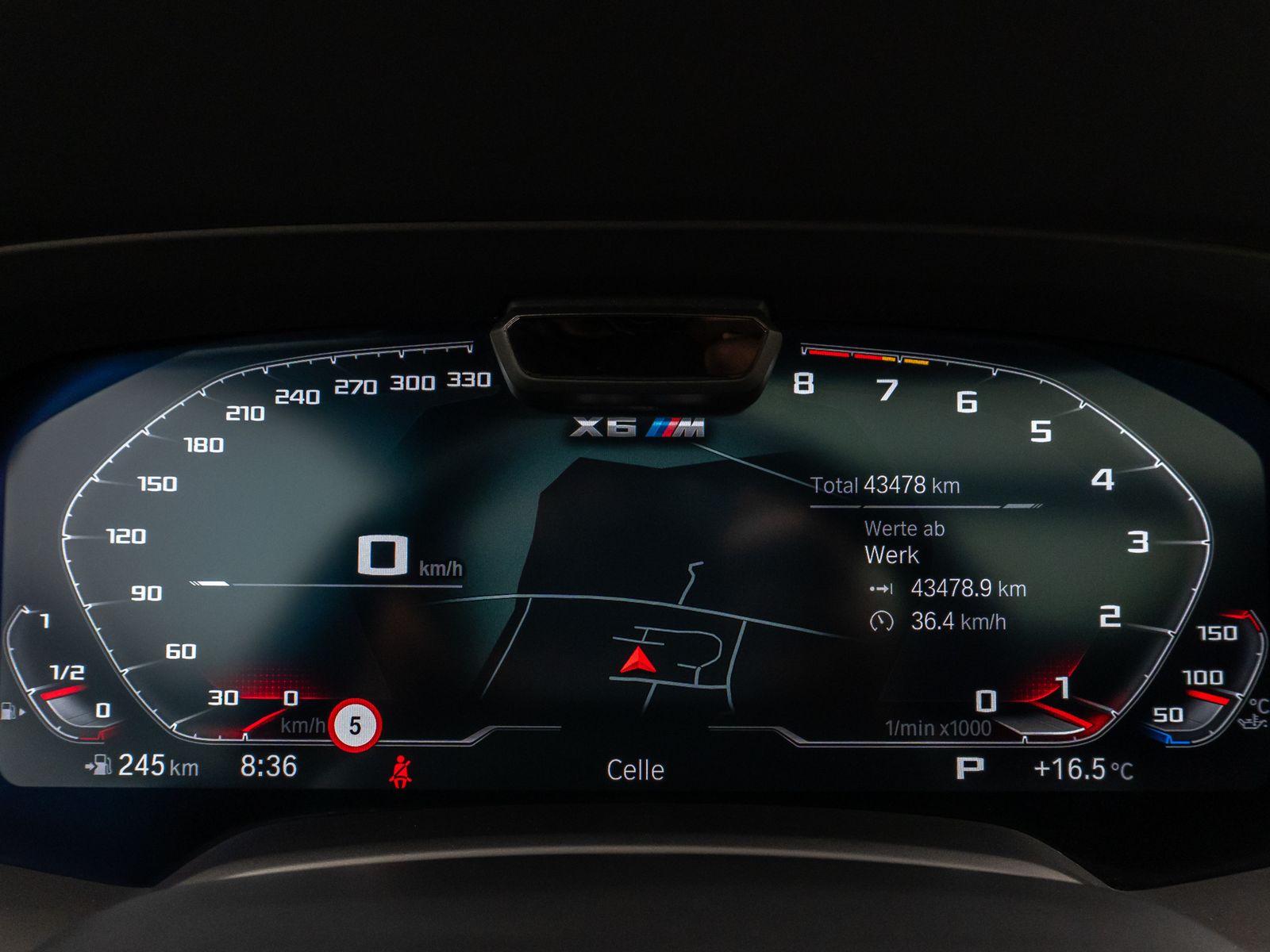 Fahrzeugabbildung BMW X6 M Panorama 360°Laser B&W Massage SoftCl AHK
