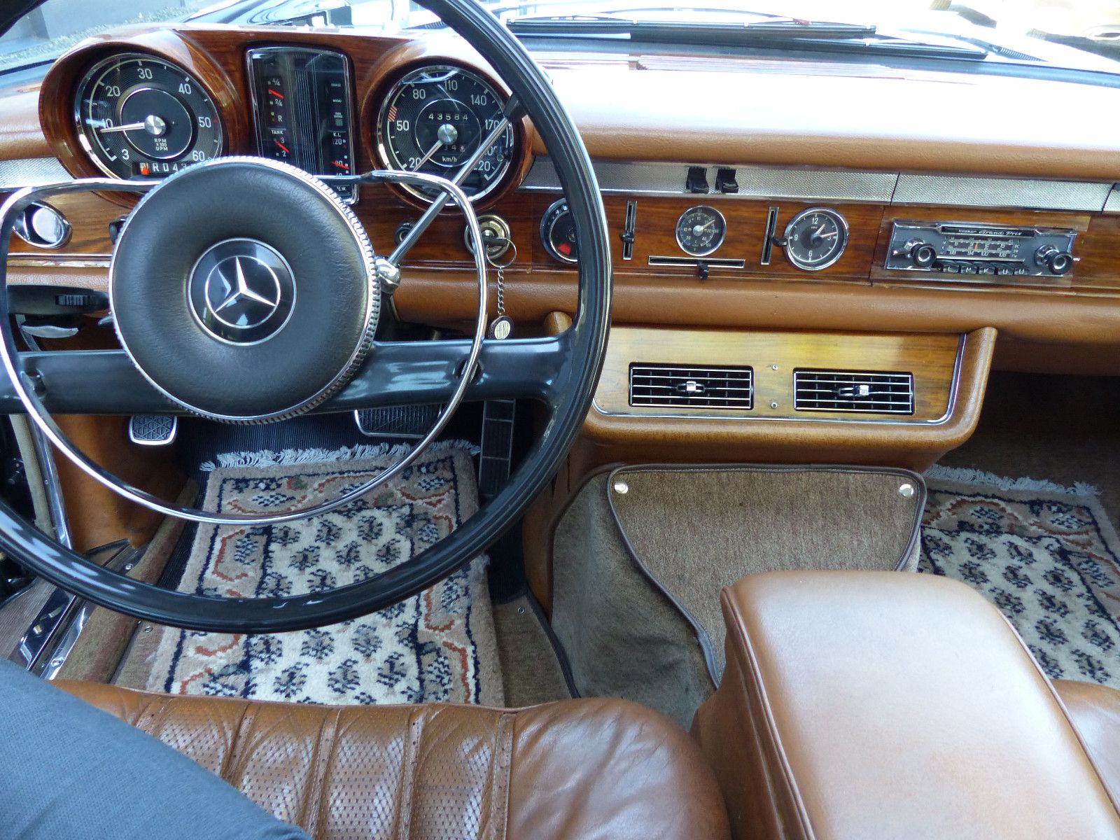 Fahrzeugabbildung Mercedes-Benz 600