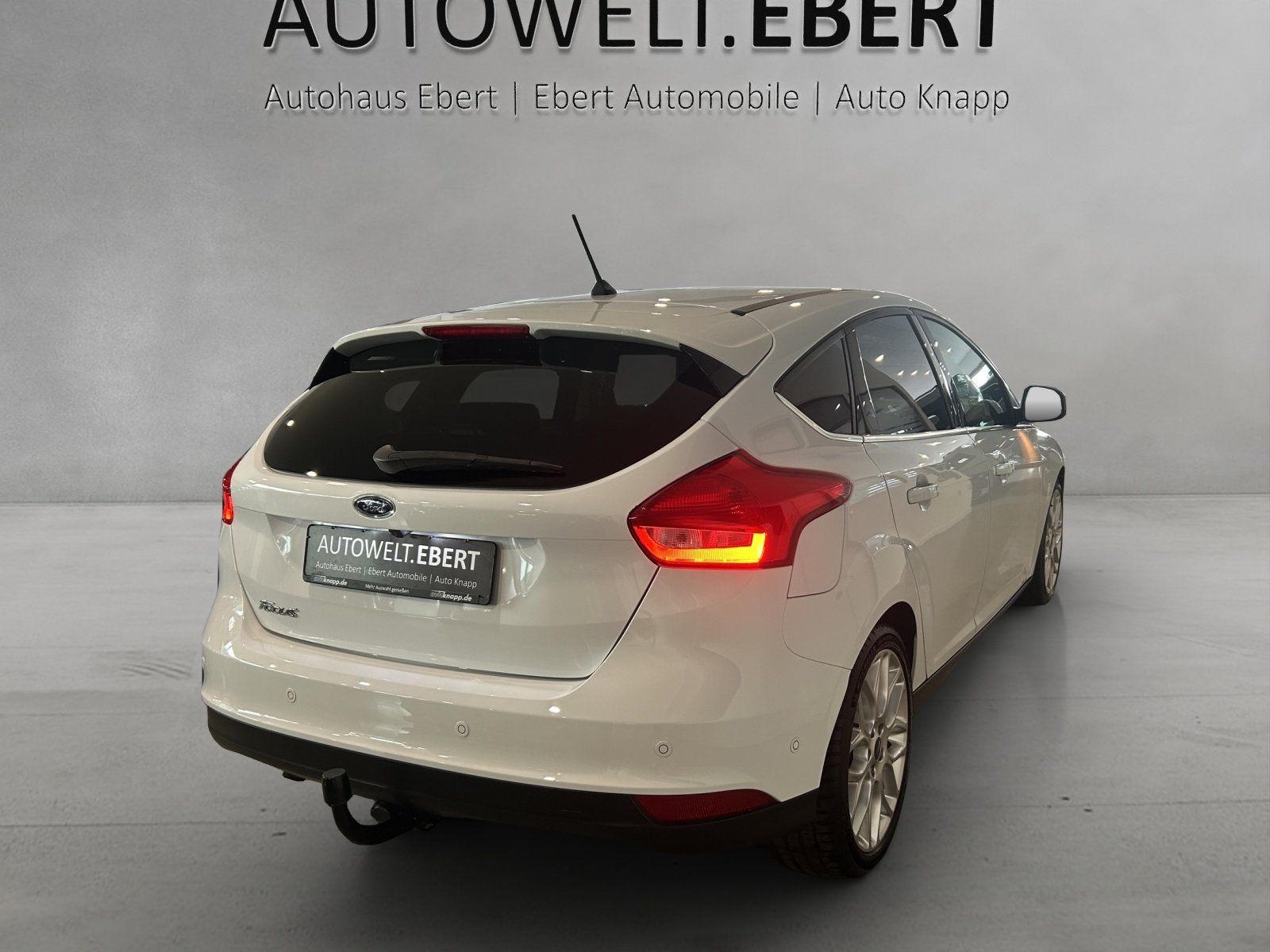 Fahrzeugabbildung Ford Focus Titanium 1,5 TDCi Lim 5-Tg/AHK