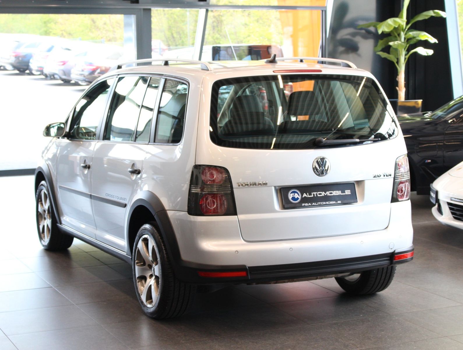 Fahrzeugabbildung Volkswagen Touran 2.0 TDI  Cross *Navi*PDC*AHK