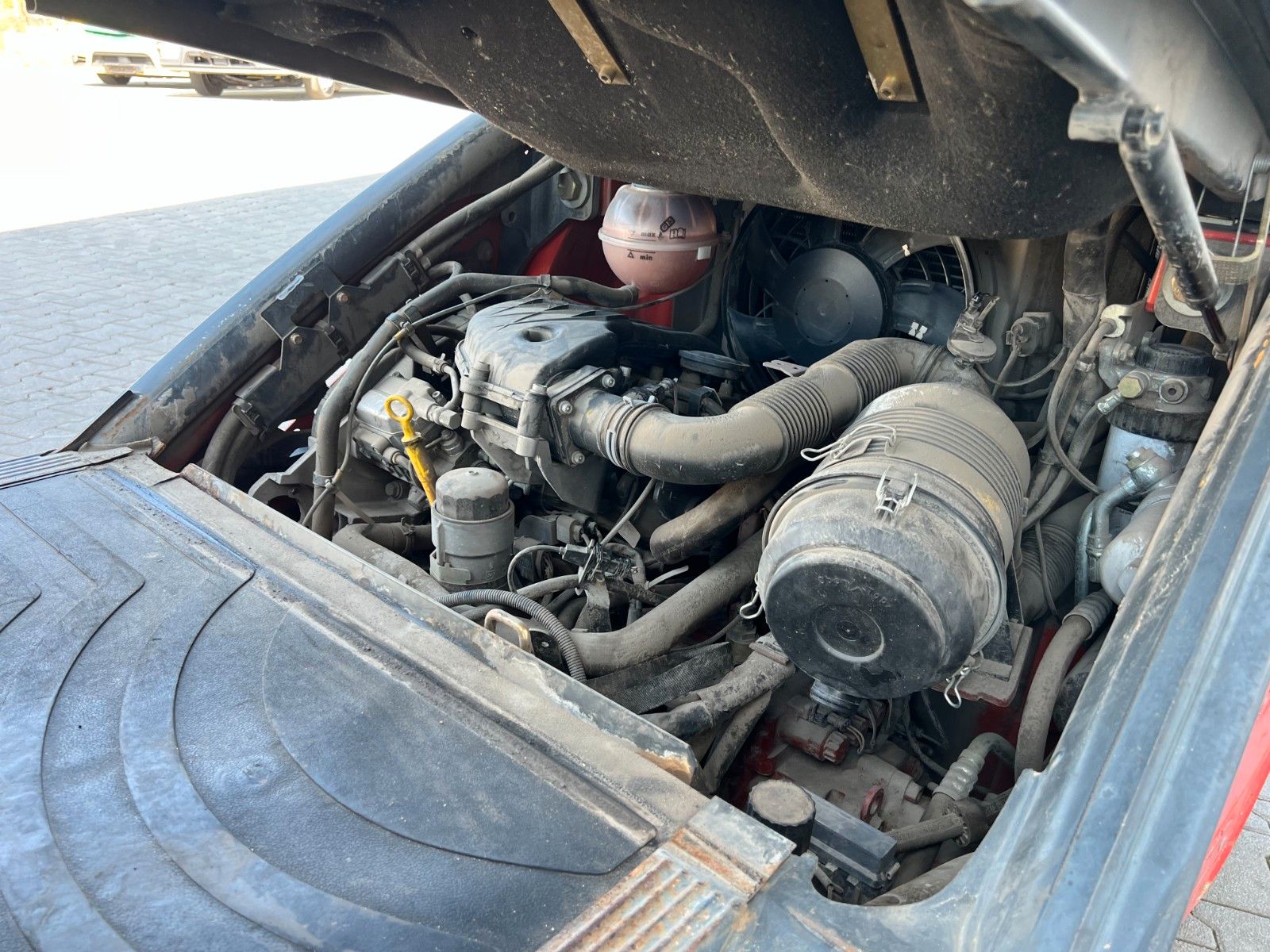 Fahrzeugabbildung Linde H20D-02/600 / 3m / 5.145h / Diesel