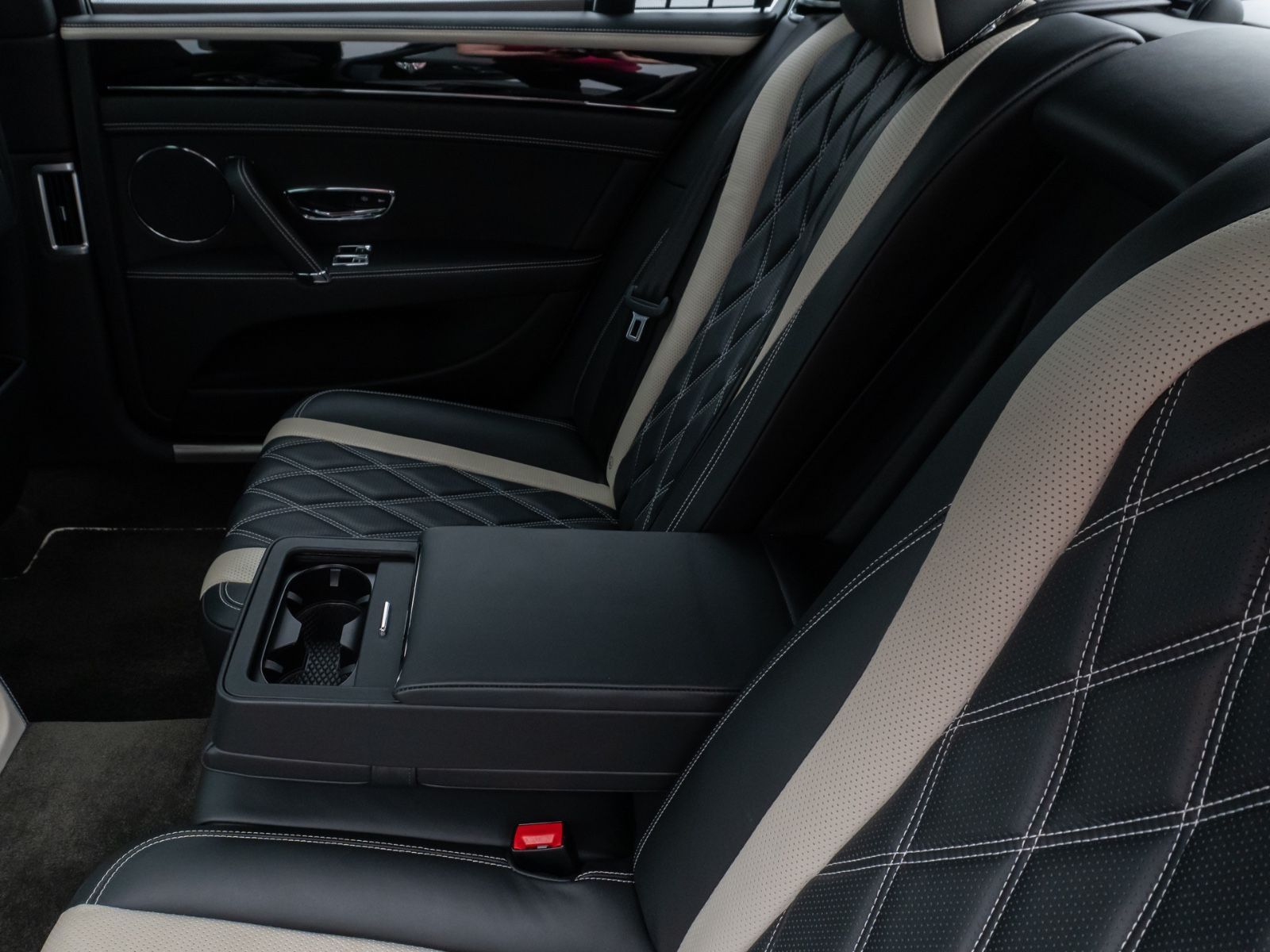 Fahrzeugabbildung Bentley Continental Flying Spur W12 Mulliner by Concord