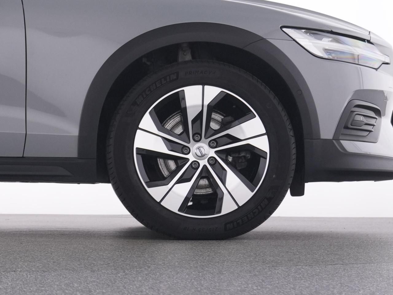 Volvo V60 Cross Country B4 AWD Plus+WINTERPAK+RFK+ foto 22