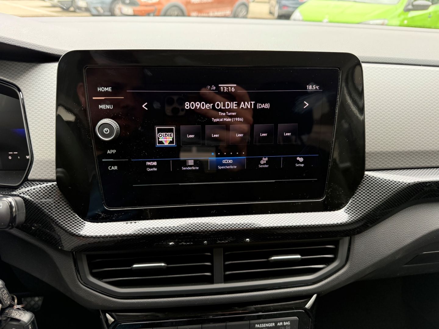 Fahrzeugabbildung Volkswagen T-Cross 1.0 TSI 70 kW Life LED ACC Apple CarPlay