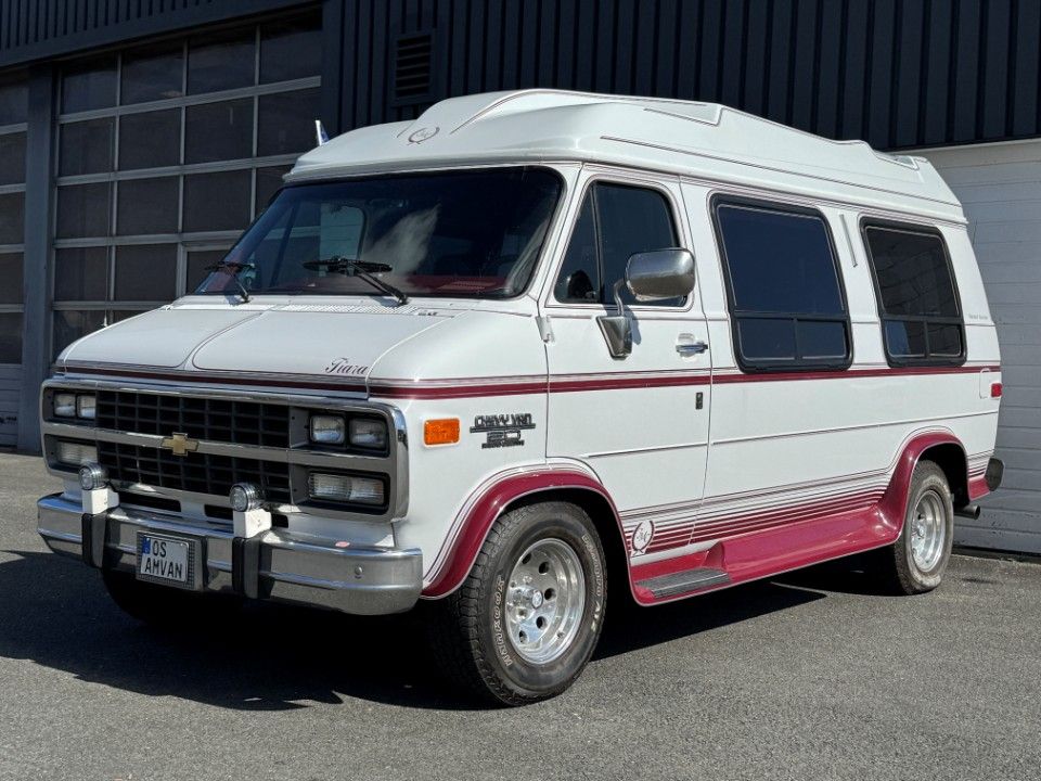 Fahrzeugabbildung Chevrolet Chevy Van G20 5.7 V8 Tiara deutsches Fzg.
