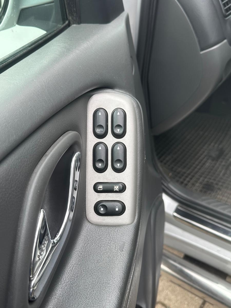 Mazda Tribute 2005 — photo 13