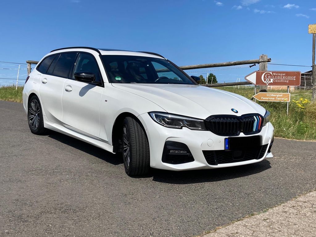 Image of BMW 320