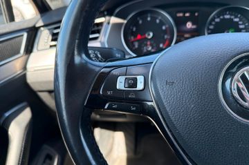 Volkswagen Passat - 8
