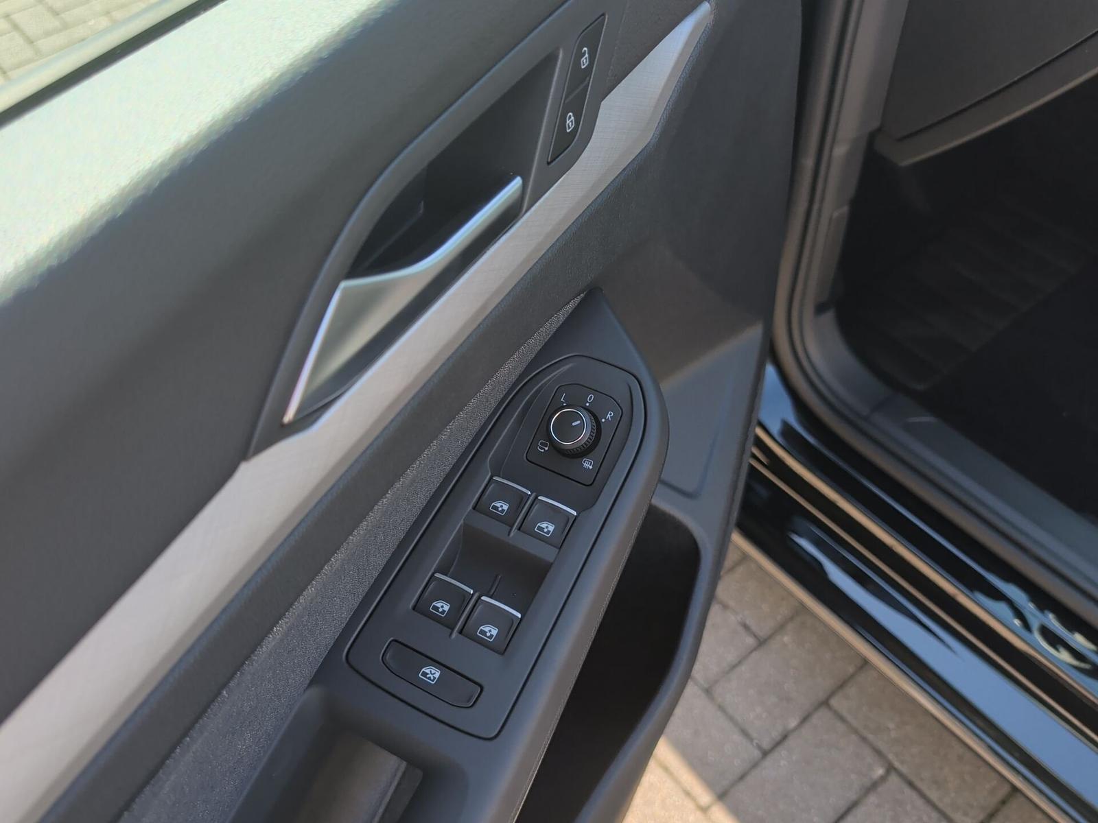 Volkswagen Golf VIII eTSI DSG Life ACC+Kamera+ParkAss+Keyle, миниатюра 23