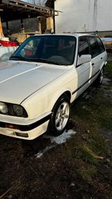 BMW E30 BMW touring 325i - BMW 325 aus 1988: 325i