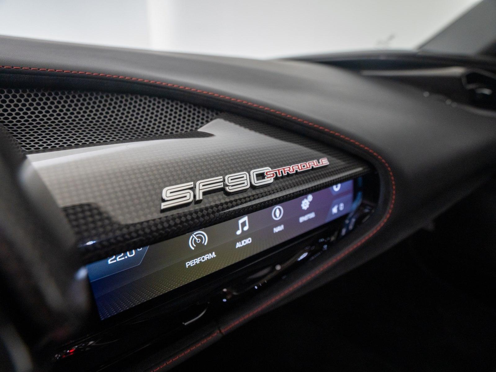 Ferrari SF90 Stradale ASSETTO FIORANO