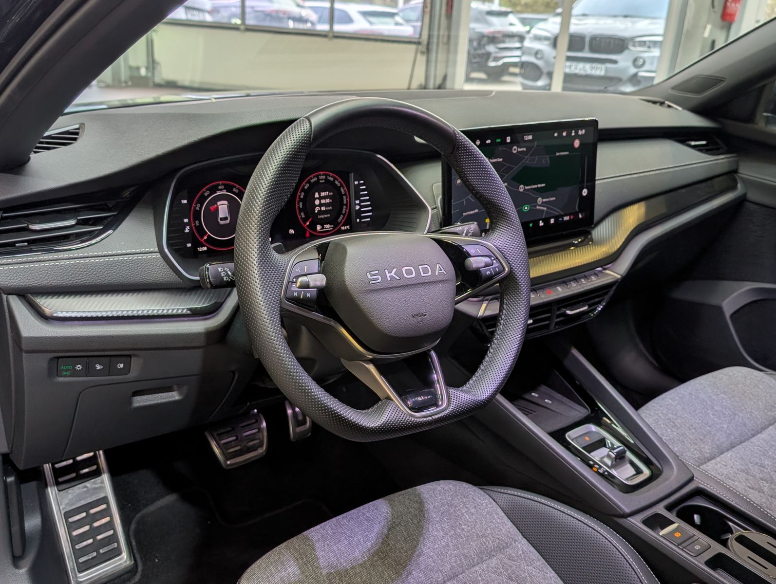Fahrzeugabbildung SKODA Octavia 1.5 TSI Sportline Pano Matrix AHK 5J.Gar