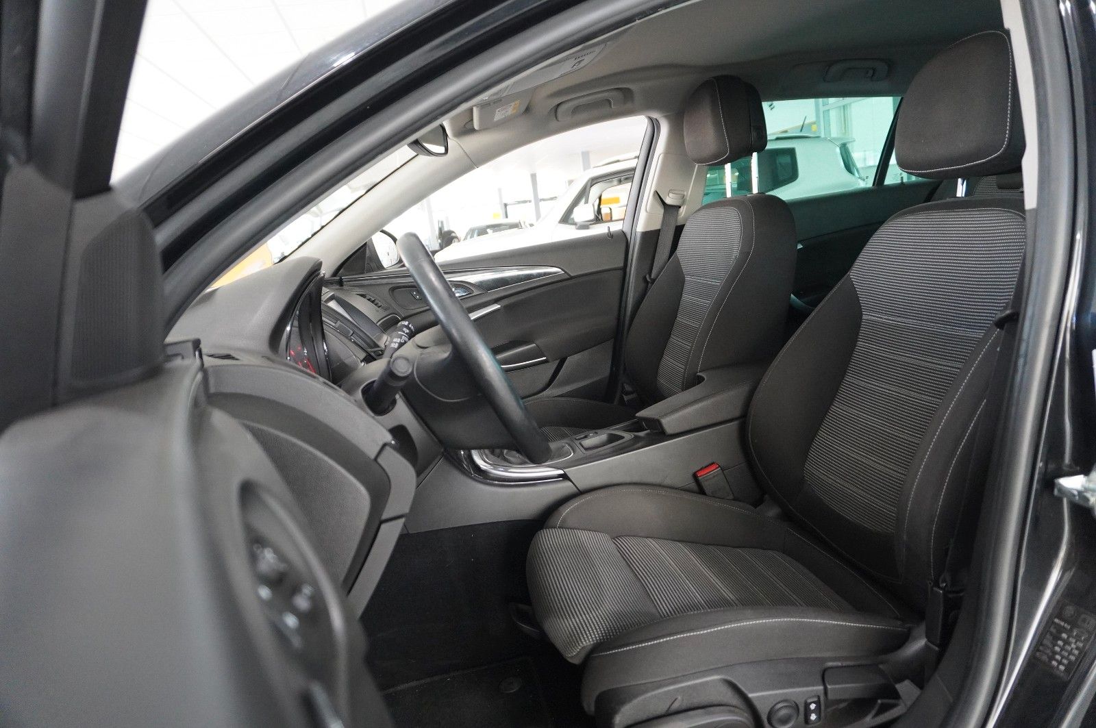 Fahrzeugabbildung Opel Insignia CT 2.0D 4X4 NAVI/LED/KAMERA/SPORT/AHK