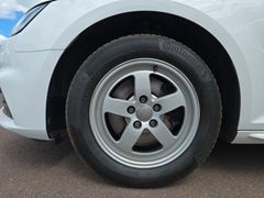 Fahrzeugabbildung Audi A4 Avant 2.0 TDI S line LED NAVI LM18