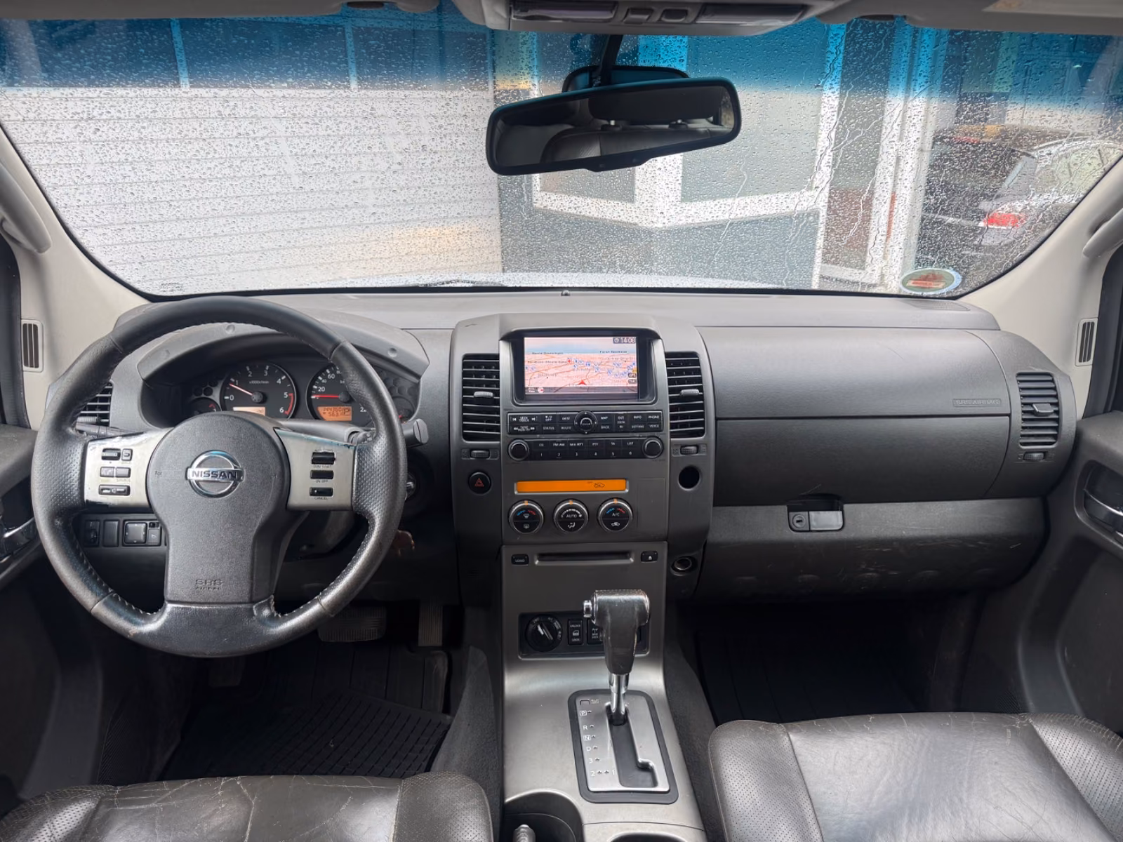 NISSAN NAVARA PICKUP DOUBLE CAB PLATINUM 4X4 | 171 ch | BVA | TOIT OUVRANT | VOLANT EN CUIR