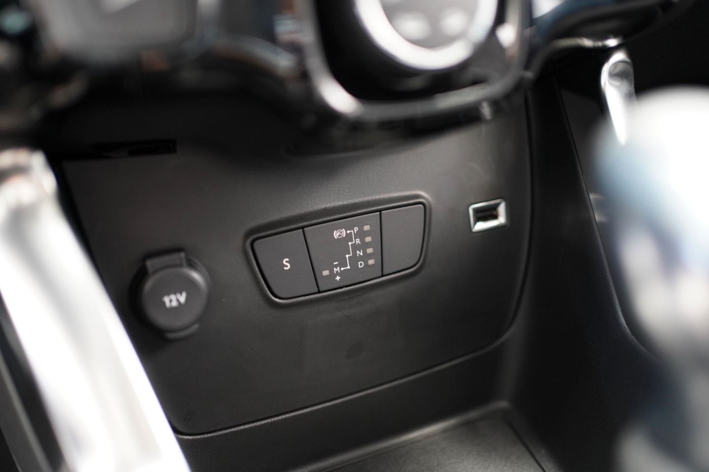 Fahrzeugabbildung Citroën C3 Aircross PureTech 130 EAT6 Plus Automatik Nav
