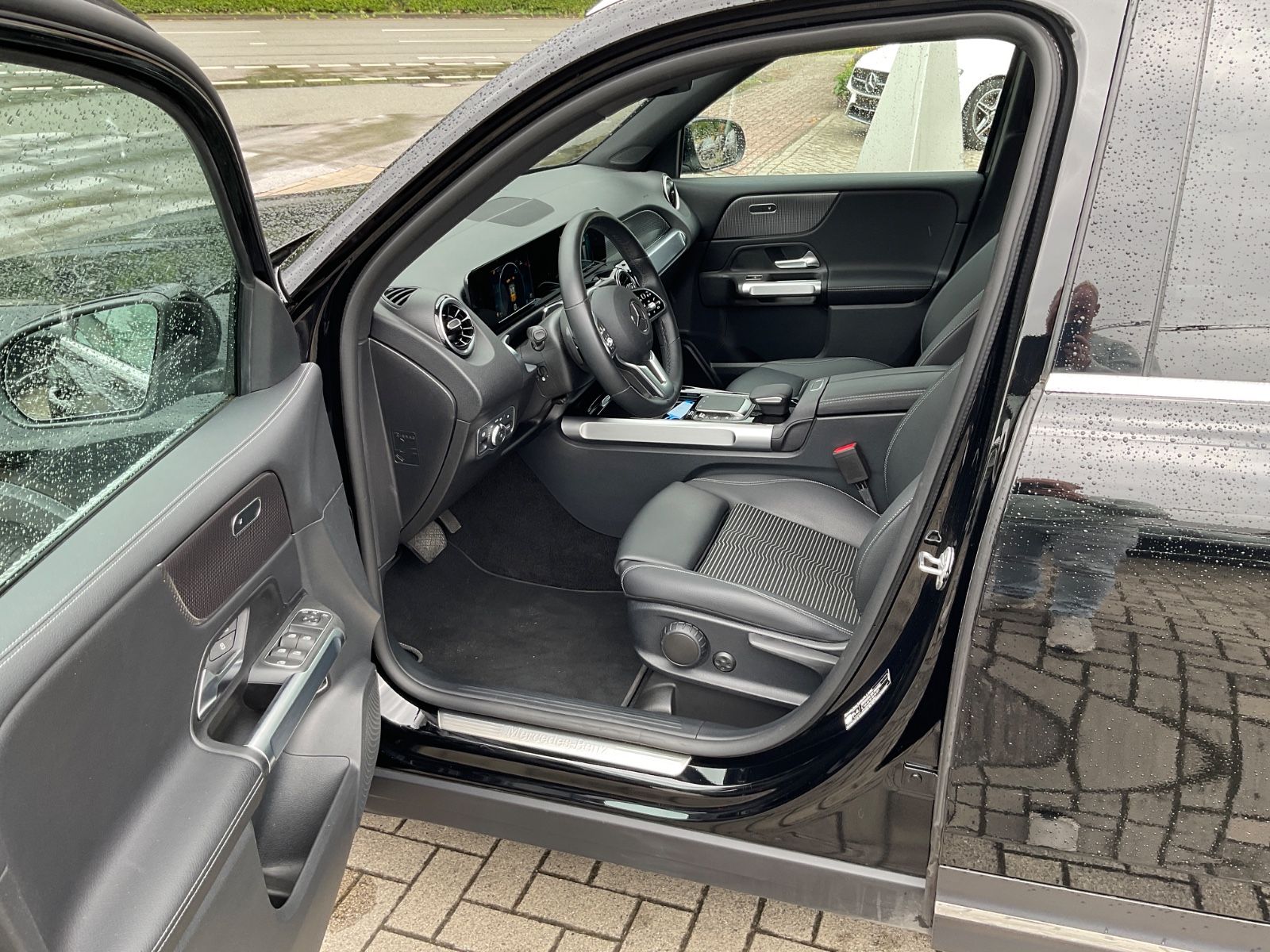 Fahrzeugabbildung Mercedes-Benz GLB 200 d DCT,LED,AHK,el.Heckklappe,Navi