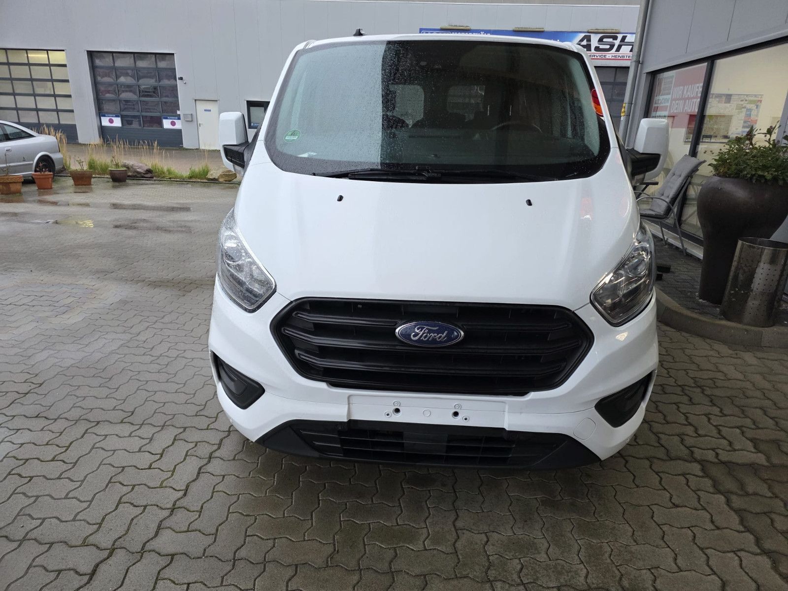 Fahrzeugabbildung Ford Transit/Tourneo CustomKombi 320 L1 Trend