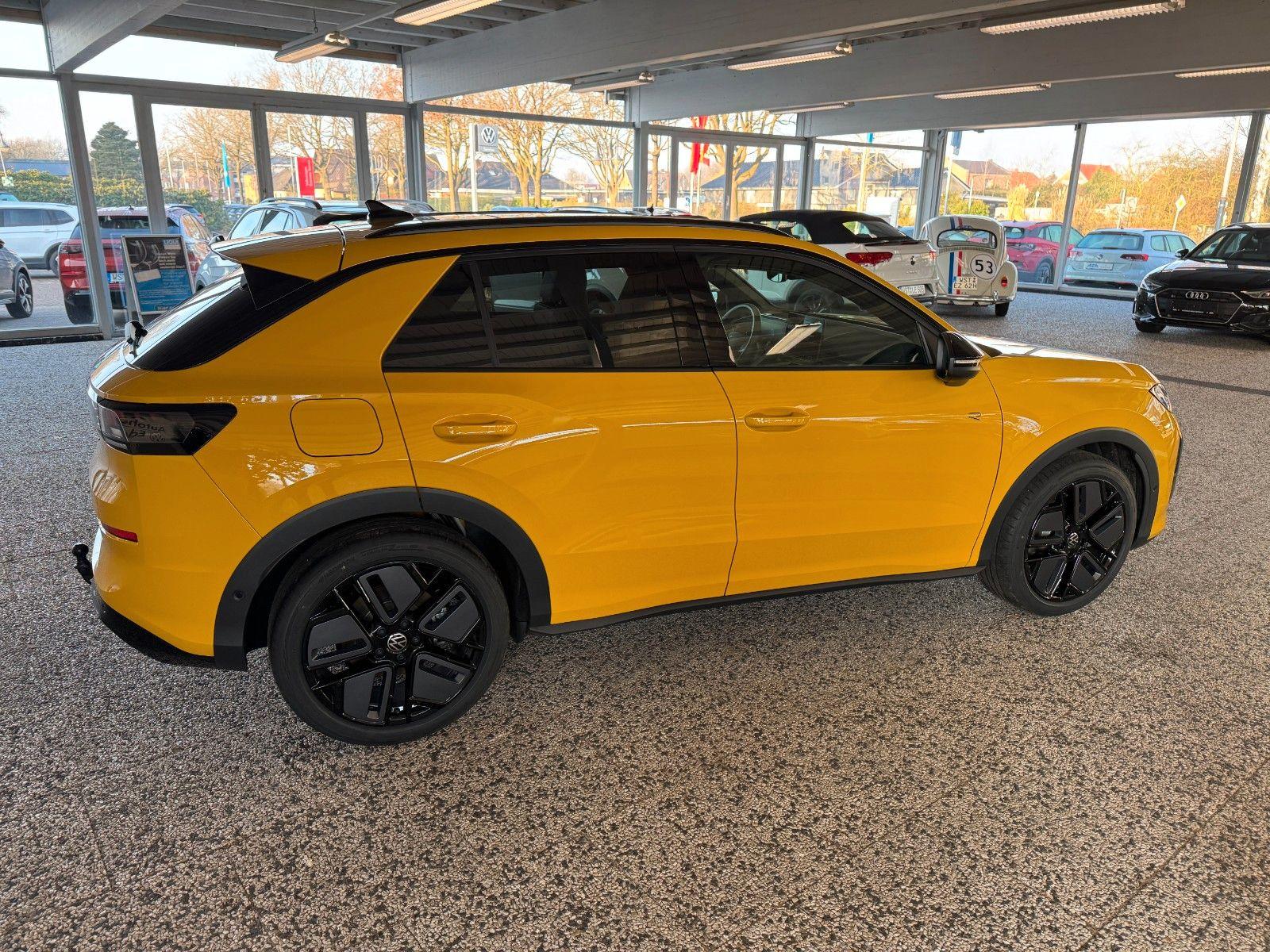 Volkswagen T-Roc R-Line Black Style DSG | Pano | AHK | ACC
