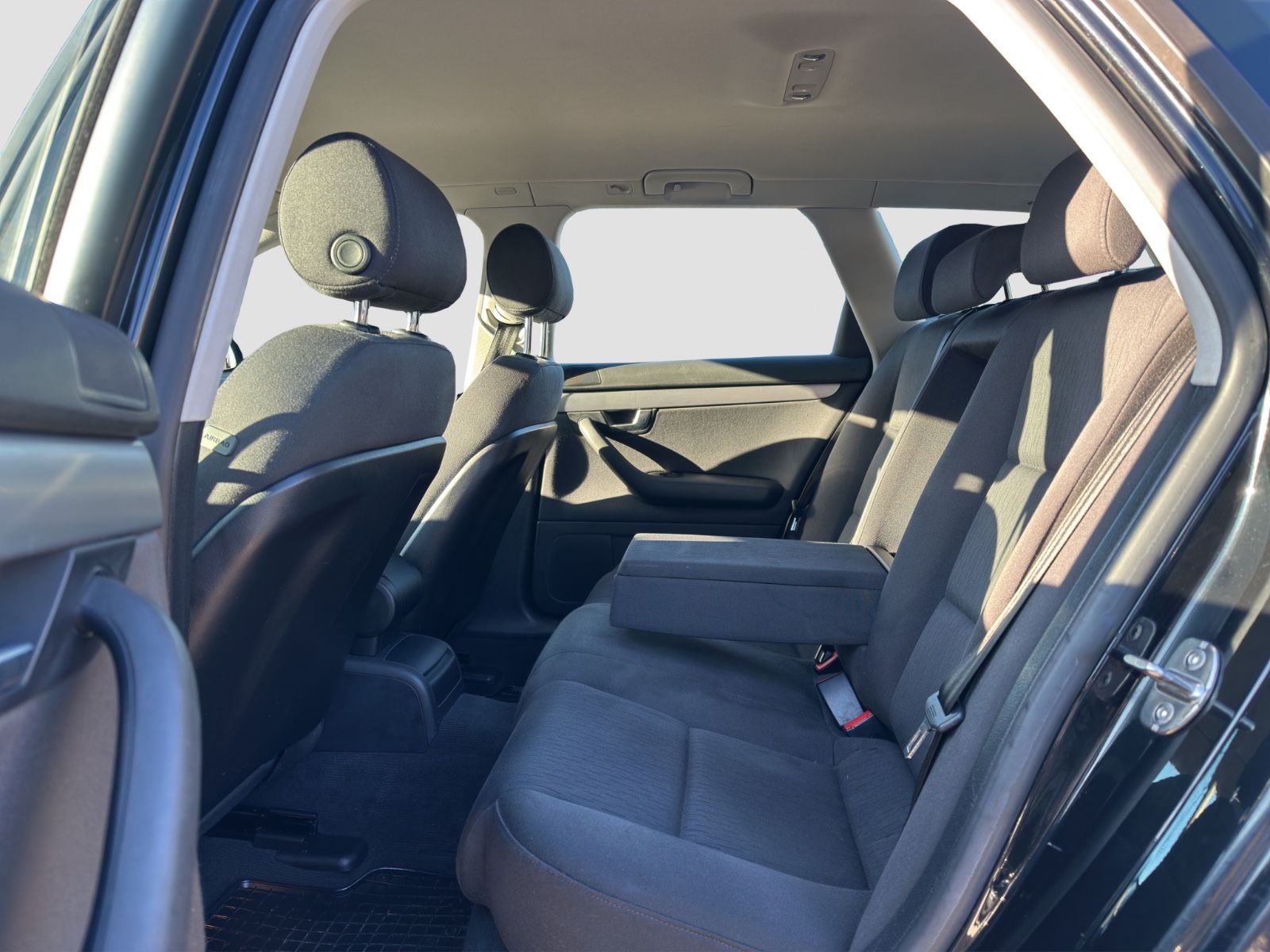 Fahrzeugabbildung Audi A4 Avant 1.8 T/Anhängerk./SHZ/Klima/Tempomat/