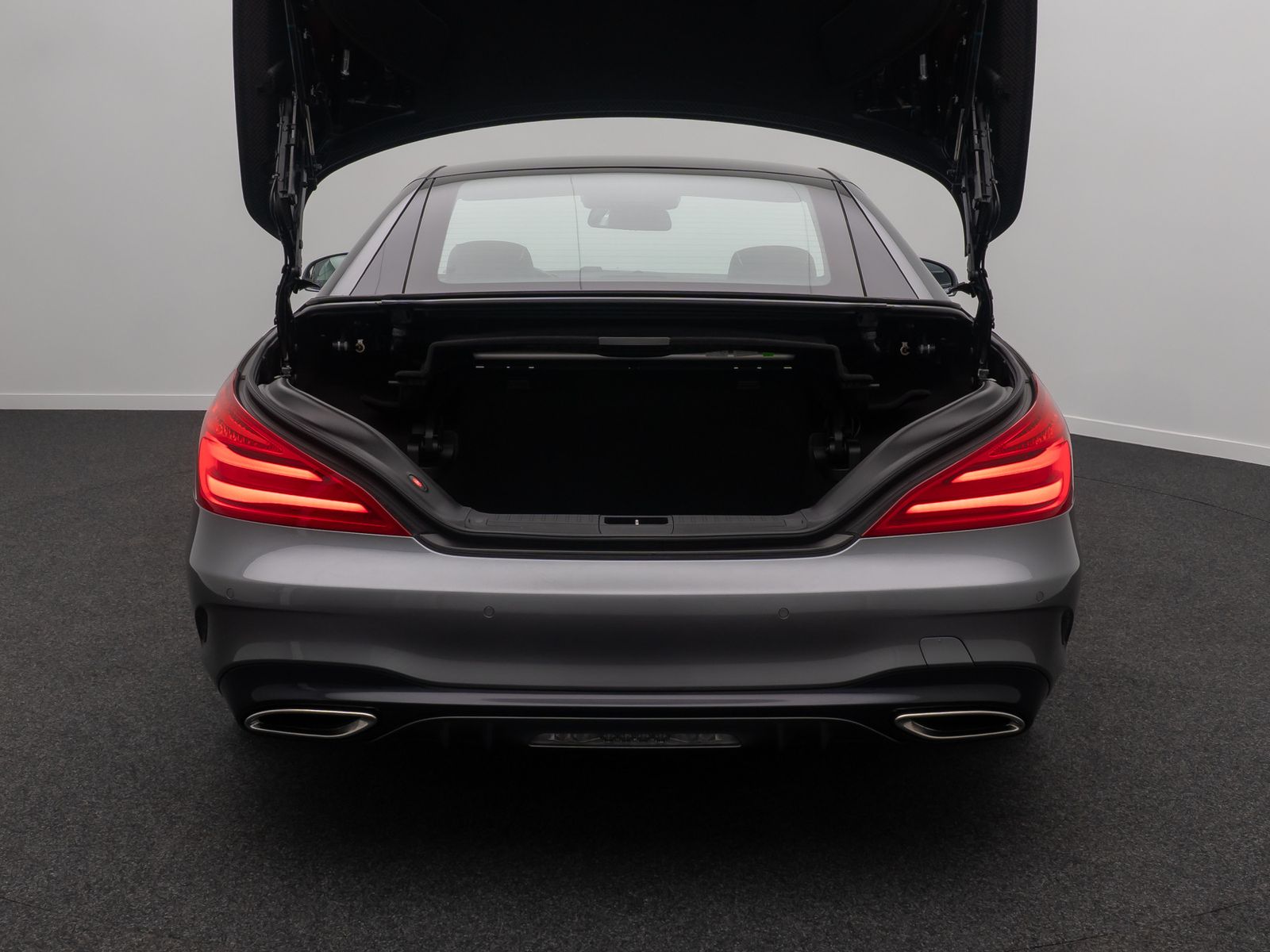 Fahrzeugabbildung Mercedes-Benz SL 400 AMG ACC Kamera H/K Komfort DAB FahrAssist